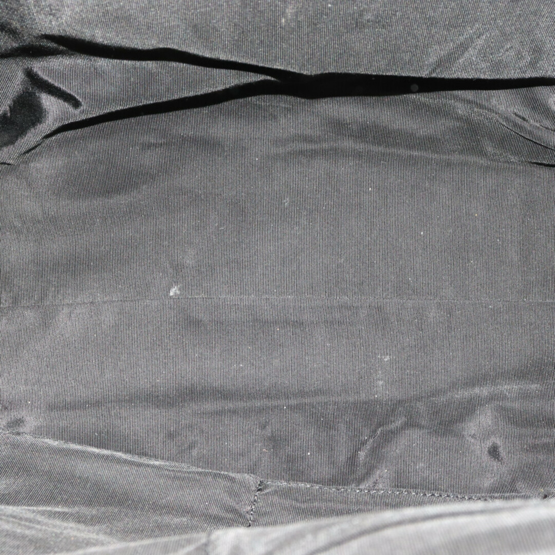 BLACK LABEL CRESTBRIDGE(ブラックレーベルクレストブリッジ)のBLACK LABEL CRESTBRIDGE ブラックレーベルクレストブリッジ エンボスシュリンクレザートートバッグ ハンドバッグ ロゴプレート ブラック メンズのバッグ(トートバッグ)の商品写真