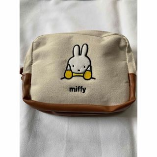 ミッフィー(miffy)の新品未使用　ミッフィー 2層式ポーチ(ポーチ)