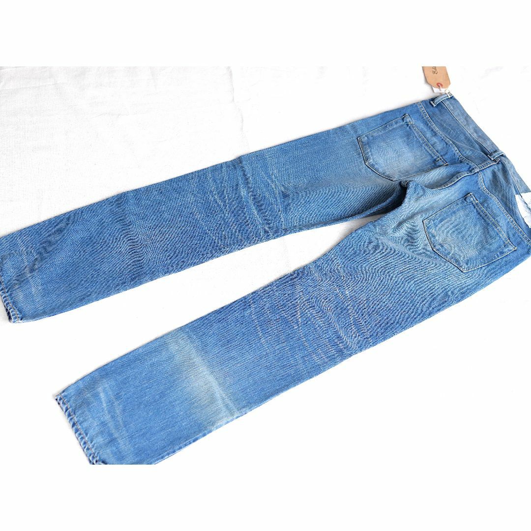 TOMORROWLAND(トゥモローランド)のトゥモローランド ダメージ加工デニムジーンズ w30 薄青 未使用 メンズのパンツ(デニム/ジーンズ)の商品写真