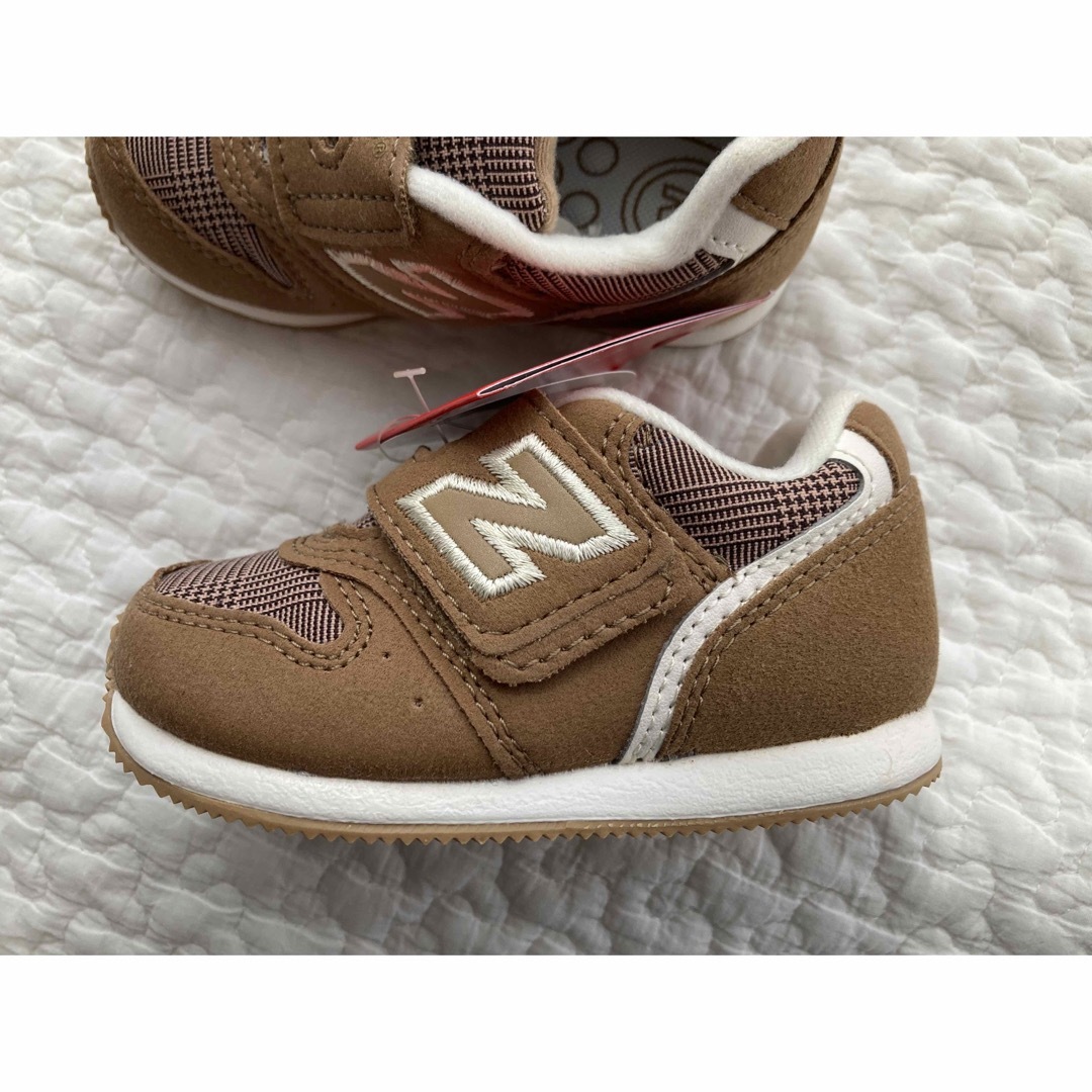 996（New Balance）(キュウキュウロク)のニューバランス　996 13.0 新品　箱あり キッズ/ベビー/マタニティのベビー靴/シューズ(~14cm)(スニーカー)の商品写真