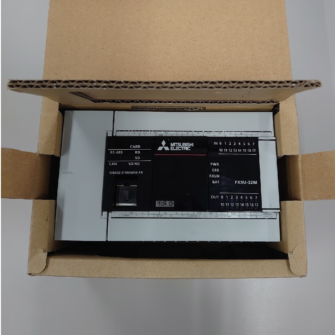 FX5U−32MR/ES FX5U−32MR/ES