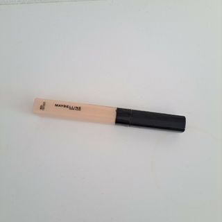 メイベリン(MAYBELLINE)のフィットミー コンシーラー 05 イエロー系の明るめの肌色用(6.8ml)(コンシーラー)