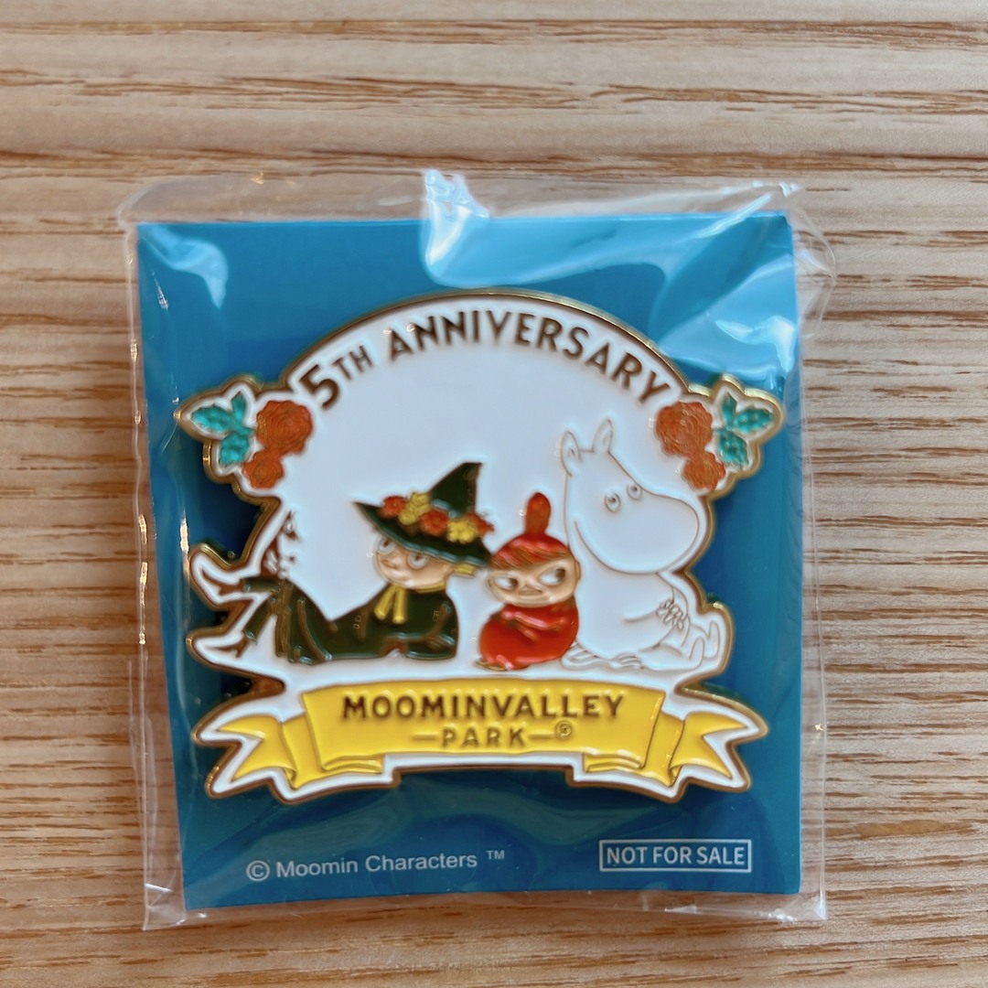 MOOMIN - ムーミンバレーパーク☆5周年記念ピンバッジ☆の通販 MOOMIN - ムーミンバレーパーク☆5周年記念ピンバッジ☆の通販