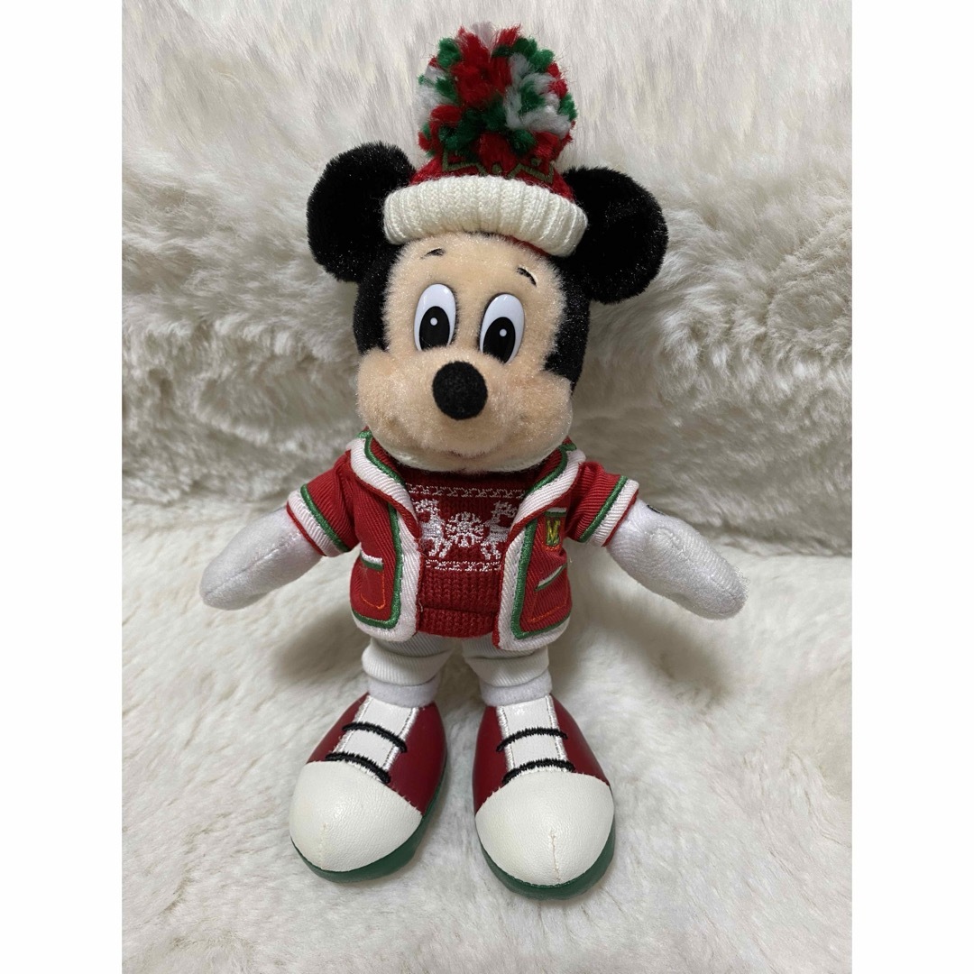 Disney(ディズニー)のディズニー　ミッキー ぬいぐるみバッジ　2019 クリスマス　レトロ　ぬいば エンタメ/ホビーのおもちゃ/ぬいぐるみ(キャラクターグッズ)の商品写真