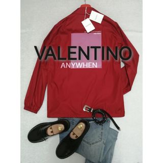 ヴァレンティノ(VALENTINO)の★新品・メンズ★【VALENTINO】コーチジャケット　バックプリント　赤　46(ブルゾン)