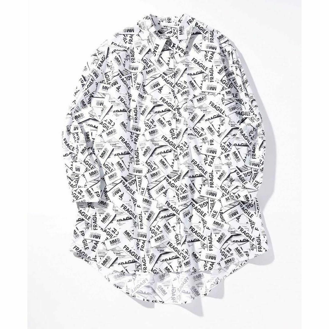 MM6(エムエムシックス)の美品 MM6 メゾンマルジェラ ロゴ総柄シャツワンピース ホワイト ビッグサイズ レディースのワンピース(ひざ丈ワンピース)の商品写真