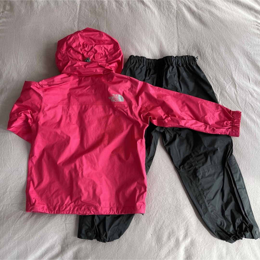 THE NORTH FACE(ザノースフェイス)のレインウエア上下　セットアップ　110センチ キッズ/ベビー/マタニティのキッズ服女の子用(90cm~)(ジャケット/上着)の商品写真