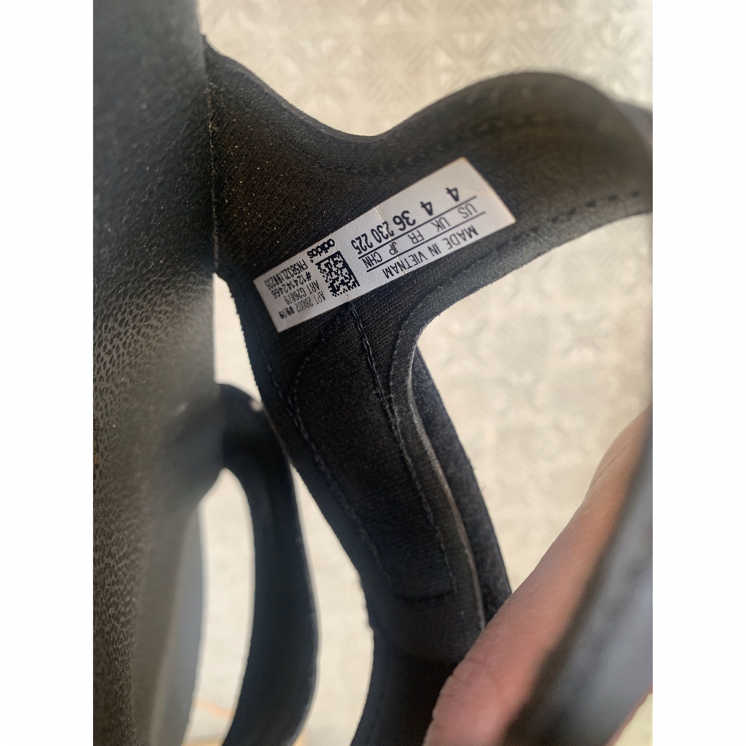 adidas(アディダス)のadidasサンダル23.0  キッズ/ベビー/マタニティのキッズ靴/シューズ(15cm~)(サンダル)の商品写真