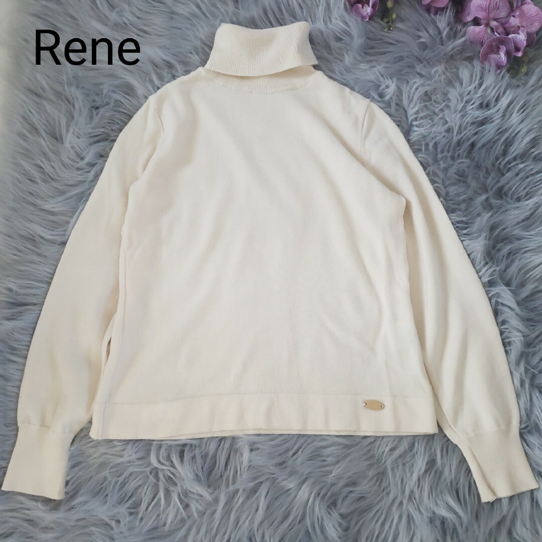 René(ルネ)の美品Reneロゴプレート付きタートルネックニット レディースのトップス(ニット/セーター)の商品写真