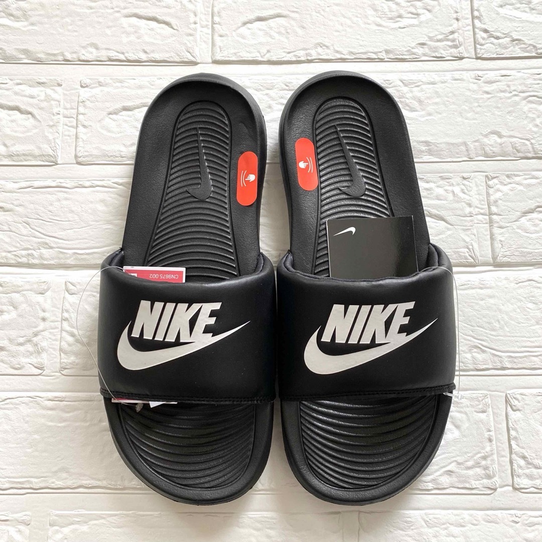 NIKE(ナイキ)のNIKE ナイキ ヴィクトリーワンスライド 25センチ 新品　タグ付き メンズの靴/シューズ(サンダル)の商品写真