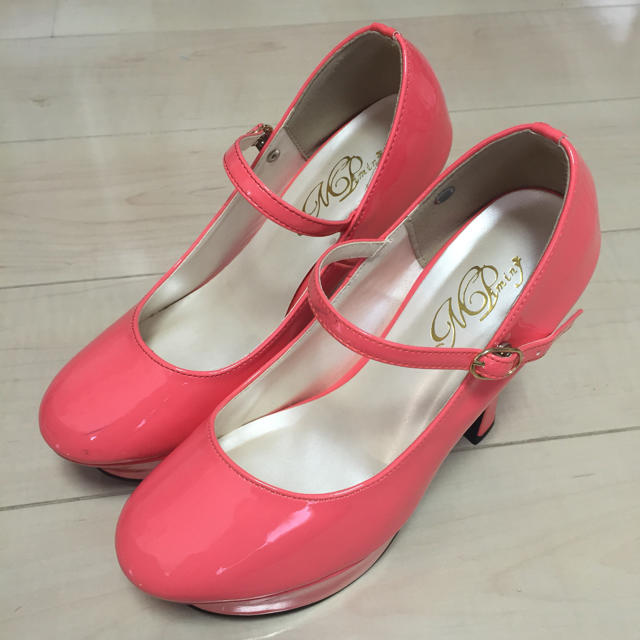   あややん様専用  春色 パンプス ピンク色 ❣️Lサイズ レディースの靴/シューズ(ハイヒール/パンプス)の商品写真