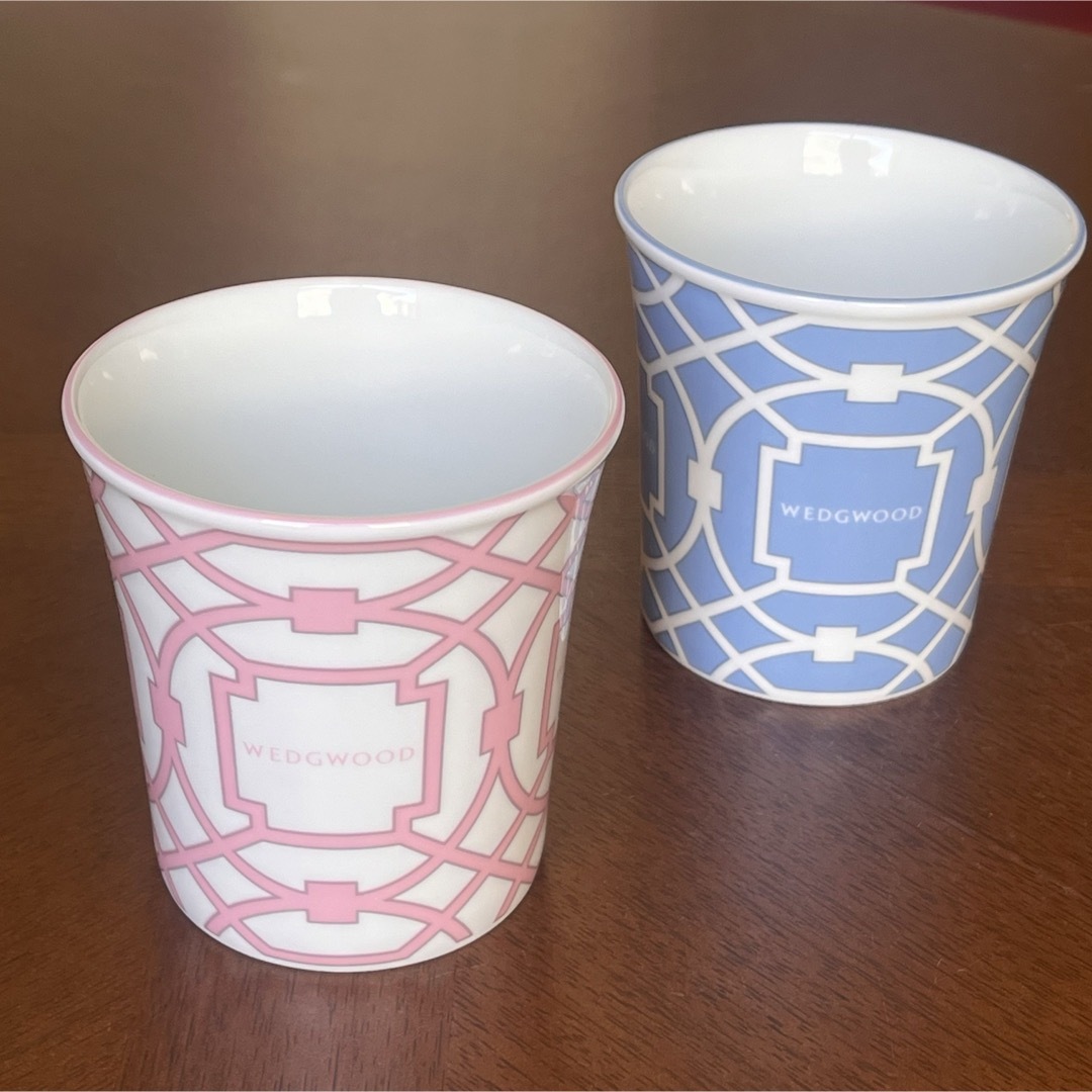 WEDGWOOD(ウェッジウッド)の【美品】ウェッジウッド★アイコンデルフィ★マグカップ　ペア インテリア/住まい/日用品のキッチン/食器(グラス/カップ)の商品写真