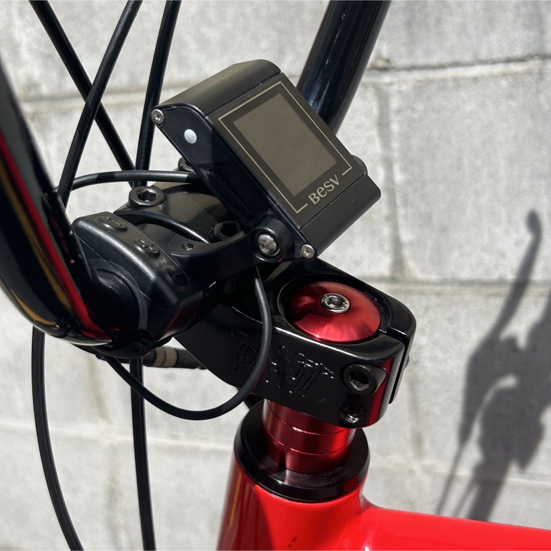 BESV(ベスビー)の送料込み BESV PSA1 YTRT06 ベスビー 赤 BMXハンドルカスタム スポーツ/アウトドアの自転車(自転車本体)の商品写真
