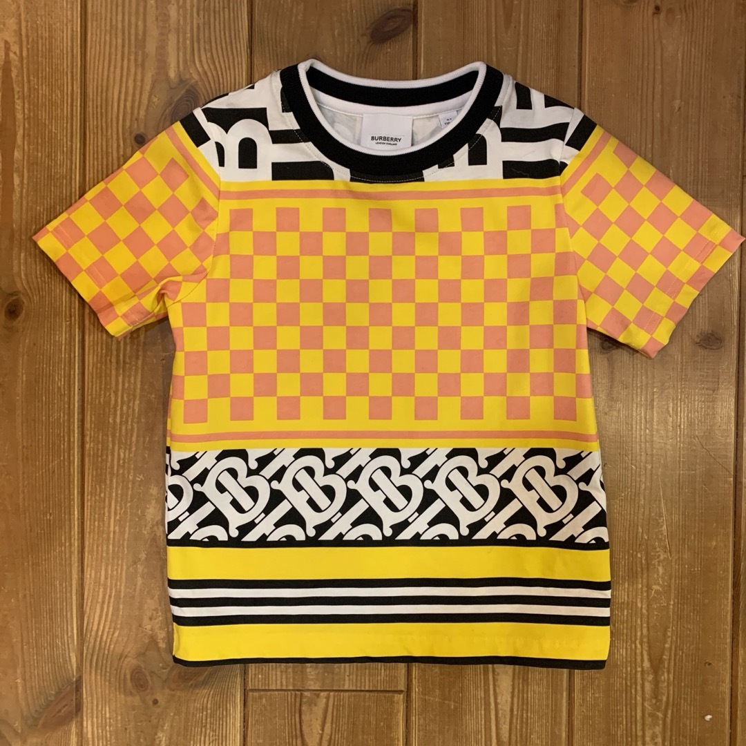 BURBERRY(バーバリー)の美品　バーバリー　Tシャツ　Burberry トップス キッズ/ベビー/マタニティのキッズ服男の子用(90cm~)(Tシャツ/カットソー)の商品写真