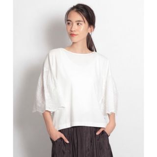 niko and... - 新品・タグ付☆ニコアンド 袖スカラップレースTシャツ Mサイズ☆カットソー