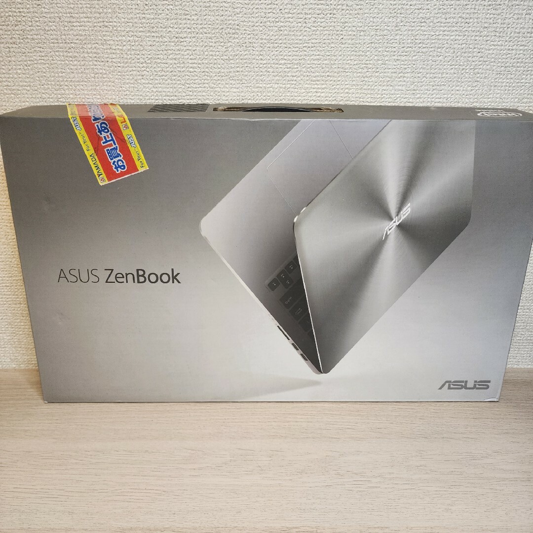 ASUS(エイスース)のASUS ZenBook 13.3インチ core i3 スマホ/家電/カメラのPC/タブレット(ノートPC)の商品写真