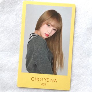 アイズワン(IZ*ONE)の【 27 イェナ 】IZ*ONE ペンミ フォトカード(アイドルグッズ)