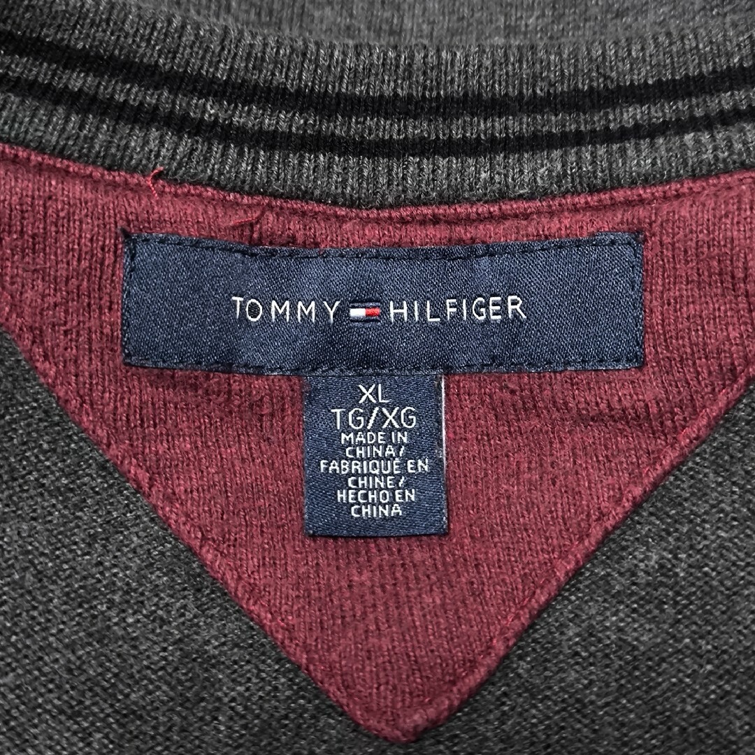TOMMY HILFIGER(トミーヒルフィガー)のTOMMY HILFIGER Vネック セーター XL グレー メンズのトップス(ニット/セーター)の商品写真