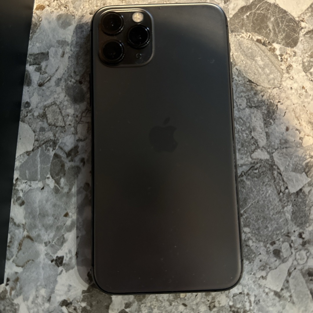 iPhone(アイフォーン)のiPhone 11  64GB スマホ/家電/カメラのスマートフォン/携帯電話(スマートフォン本体)の商品写真