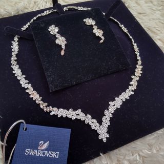 スワロフスキー(SWAROVSKI)の極美品 スワロフスキー ミランダカー Diapason ネックレス ピアスセット(ネックレス)