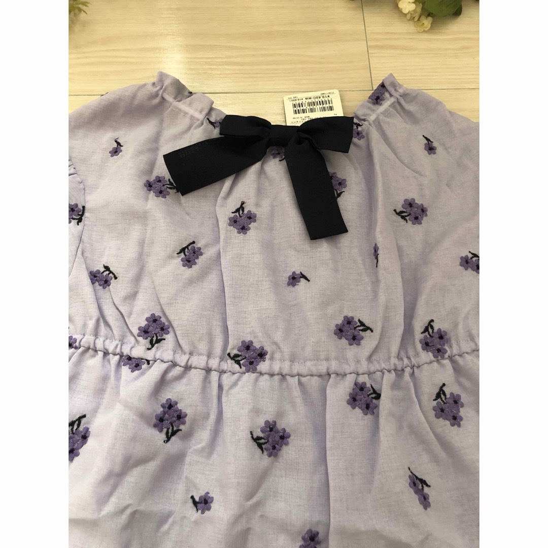 ANNA SUI mini(アナスイミニ)の60%オフ以下！小花刺しゅうワンピース キッズ/ベビー/マタニティのキッズ服女の子用(90cm~)(ワンピース)の商品写真