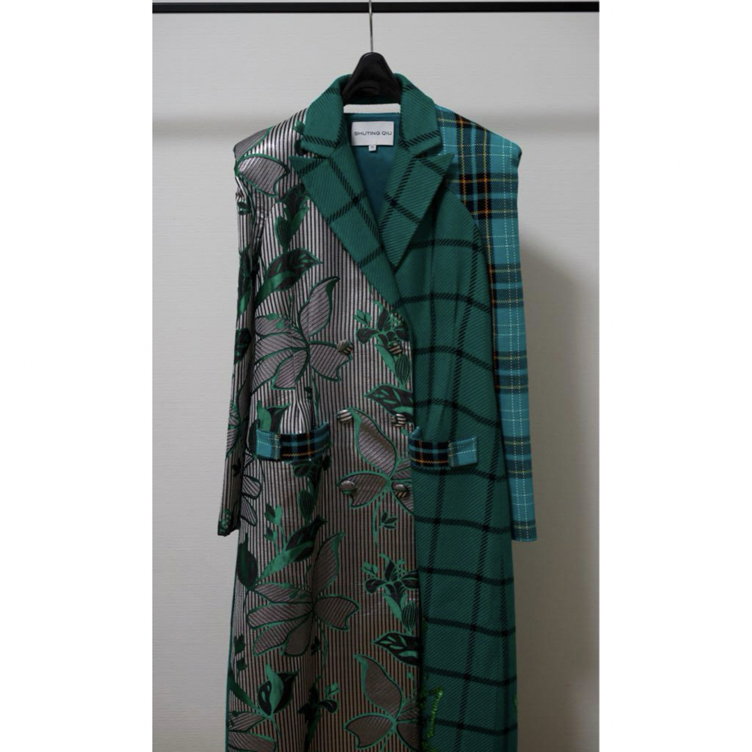 DRIES VAN NOTEN(ドリスヴァンノッテン)のSHUTING QIU コート レディースのジャケット/アウター(ロングコート)の商品写真