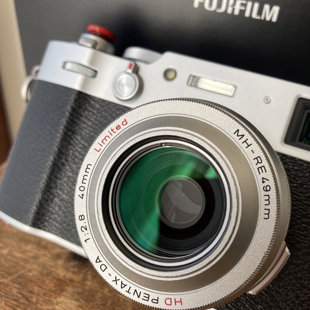 富士フイルム(フジフイルム)のFUJIFILM x100v 中古 スマホ/家電/カメラのカメラ(コンパクトデジタルカメラ)の商品写真