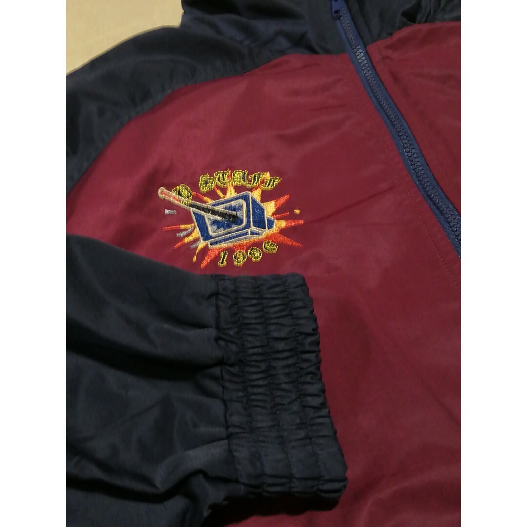 新品　Perushu　Lサイズ　レトロ刺繍ナイロンジャケット　希少ダークネイビー メンズのジャケット/アウター(ナイロンジャケット)の商品写真