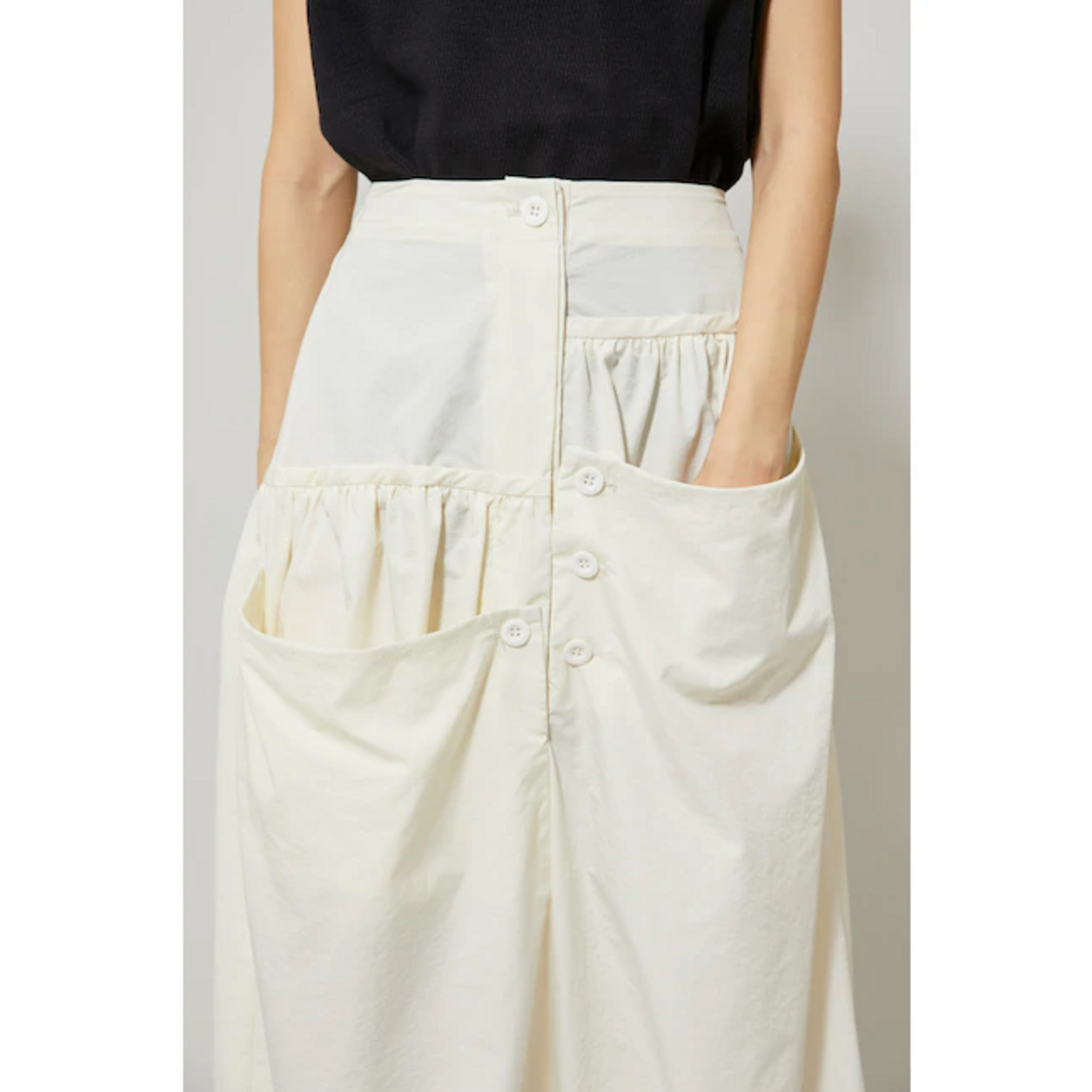 HeRIN.CYE(ヘリンドットサイ)の【新品・タグ付き】HeRIN.CYE / ポケットバルーンスカート / ホワイト レディースのスカート(ロングスカート)の商品写真