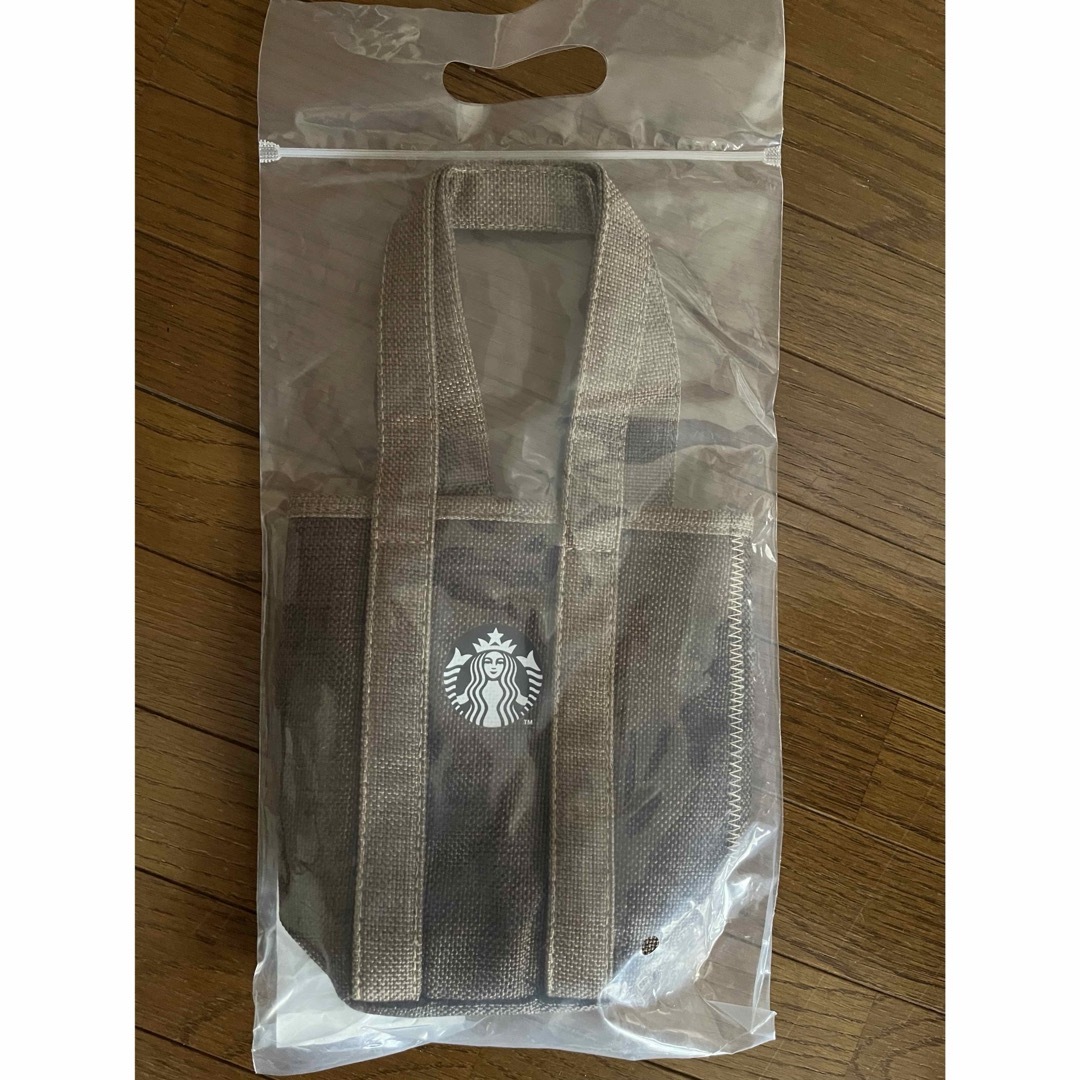 スタバ　台湾26周年新作タンブラーバッグ　ブラウン系　海外限定 レディースのバッグ(エコバッグ)の商品写真