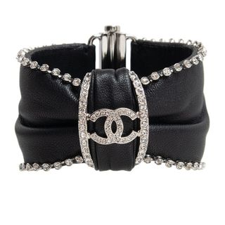 シャネル(CHANEL)のシャネル CC ココマーク CUFF カフ レザーバングル ブレスレット レザー ラインストーン ブラック 黒 シルバー金具 ABA752 箱付 CHANEL（新品・未使用品）(ブレスレット/バングル)