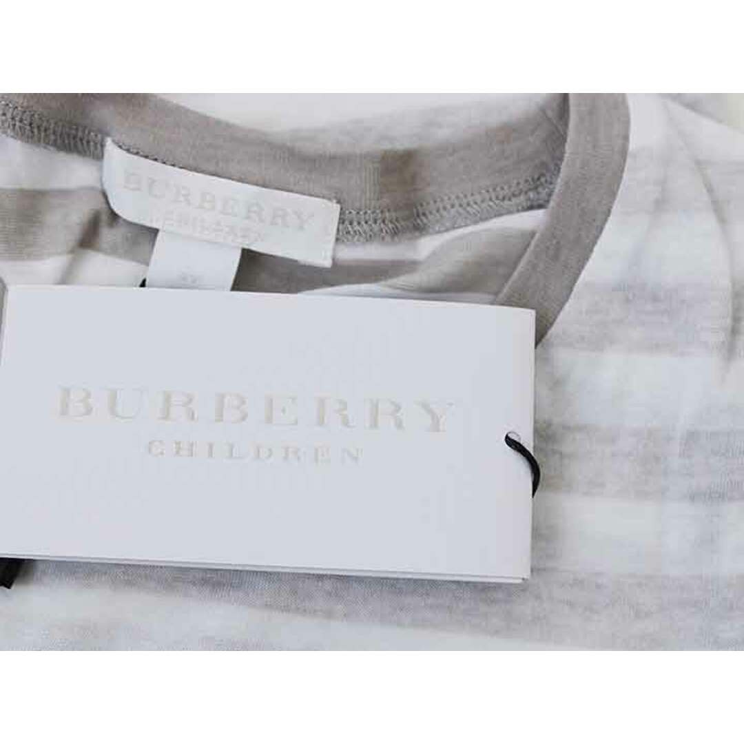 BURBERRY(バーバリー)の新品 未使用品†バーバリー/BURBERRY†116cm(6Y) タンクトップ 白×グレー 子供服 キッズ kids 男の子 女の子 夏 426022 tops キッズ/ベビー/マタニティのベビー服(~85cm)(タンクトップ/キャミソール)の商品写真