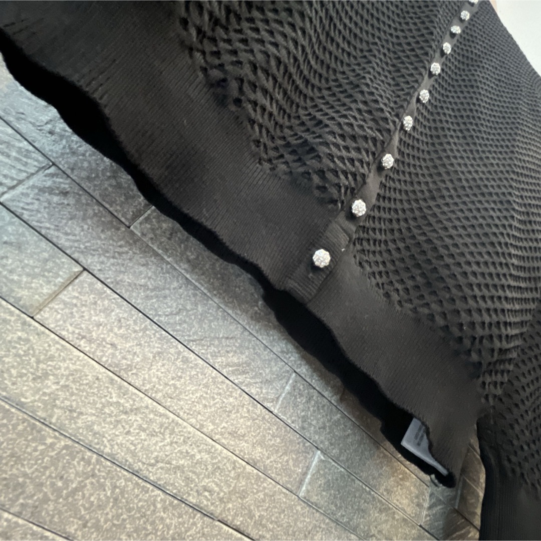 ZARA(ザラ)のザラ ZARA ビジューボタン付 ブラック 刺繍 カーディガン 上着 ジャケット レディースのトップス(カーディガン)の商品写真