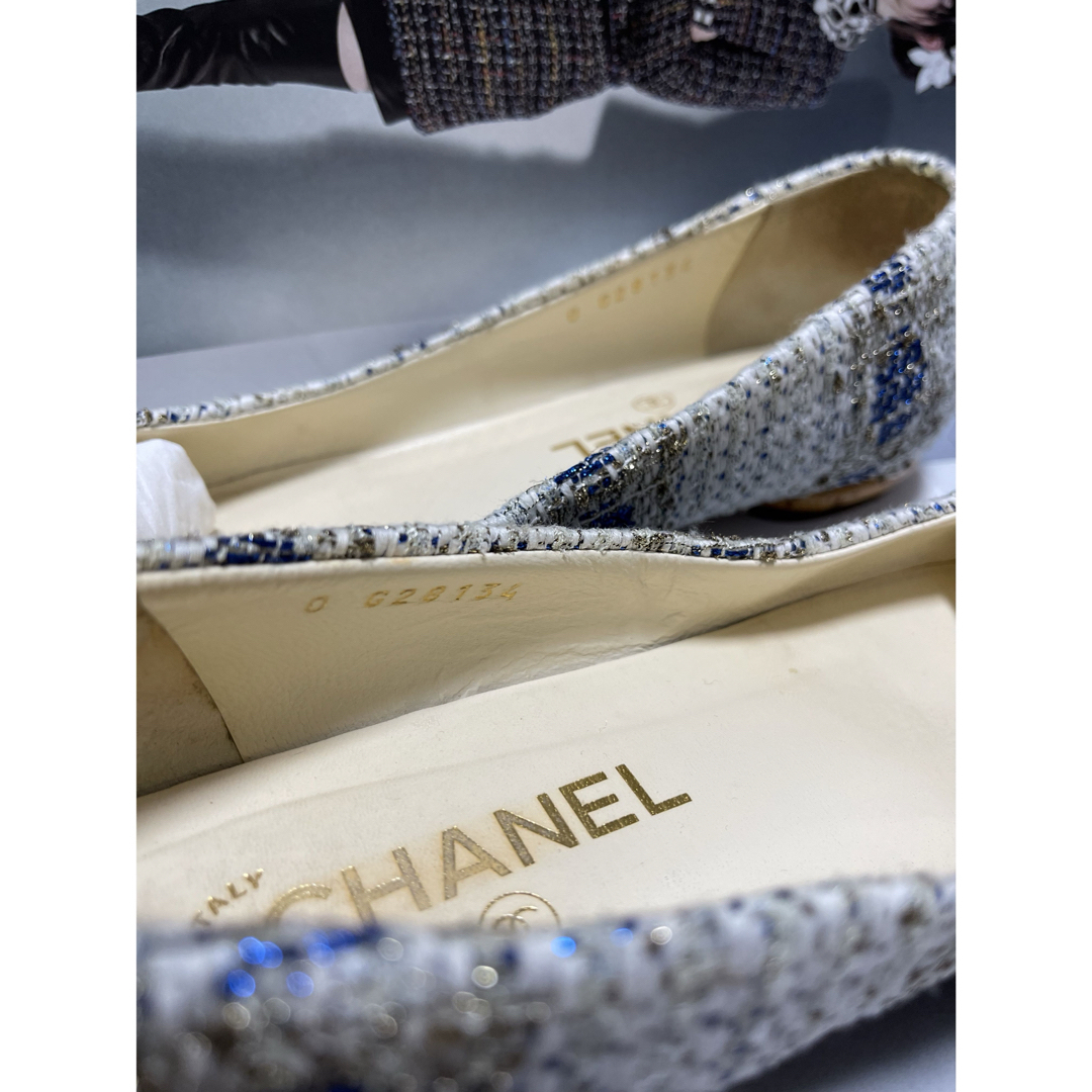 CHANEL(シャネル)の【CHANEL】春の大人パンプス♡ビジューがキラキラで可愛いフラットパンプス レディースの靴/シューズ(バレエシューズ)の商品写真
