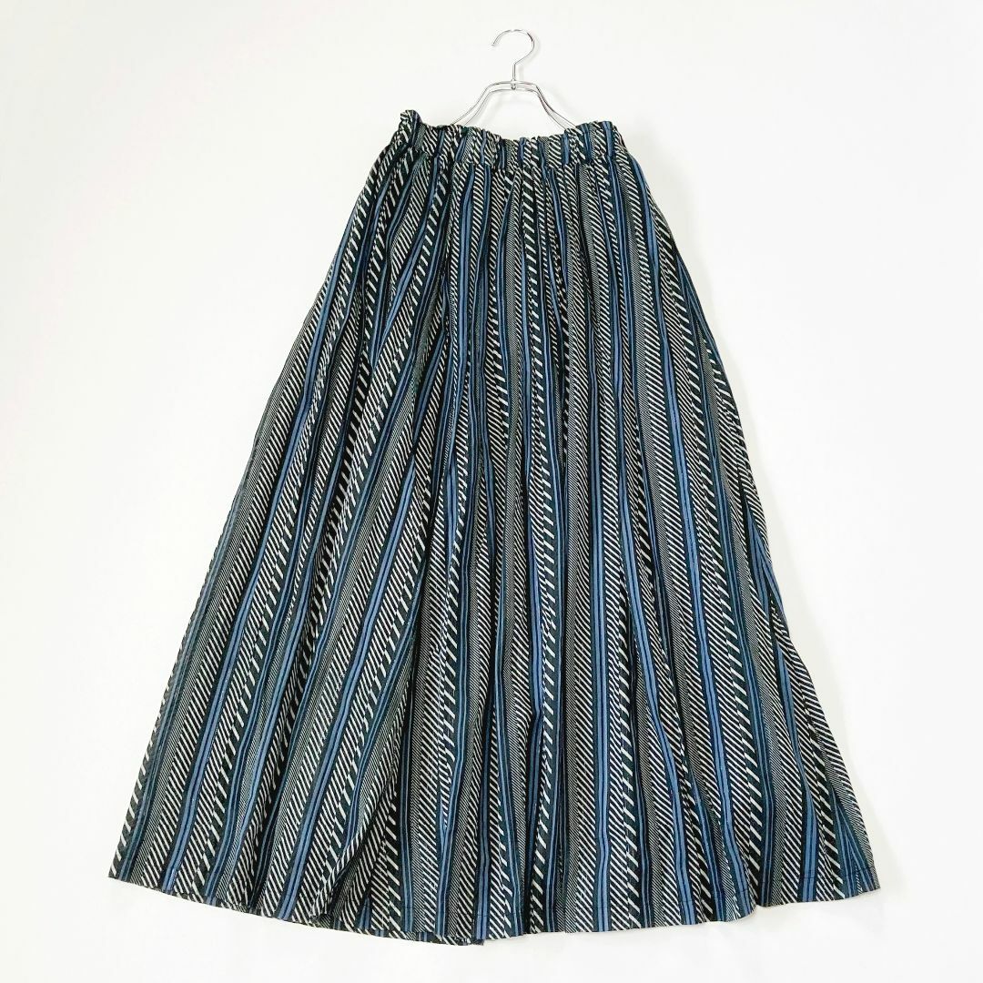 SHIPS(シップス)の美品　　　SHIPS別注　　UHURU 　　　プリントバリエーションスカート　 レディースのスカート(ロングスカート)の商品写真