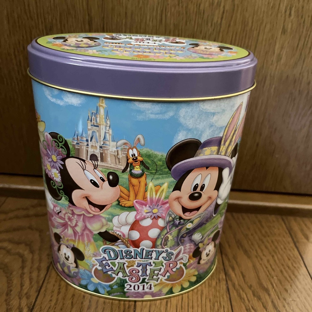 Disney(ディズニー)のディズニー お菓子 空き箱 チョコクランチ 缶 2014年 イースター ミッキー エンタメ/ホビーのおもちゃ/ぬいぐるみ(キャラクターグッズ)の商品写真