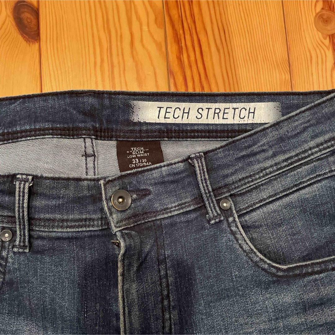 H&M(エイチアンドエム)のTECH STRETCH デニムパンツ ジーンズ メンズのパンツ(デニム/ジーンズ)の商品写真
