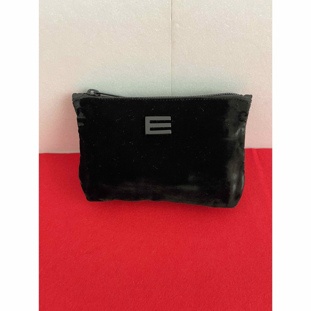 ETRO(エトロ)のETRO エトロ　ヴィンテージ  ポーチ　ベロア　黒 レディースのファッション小物(ポーチ)の商品写真