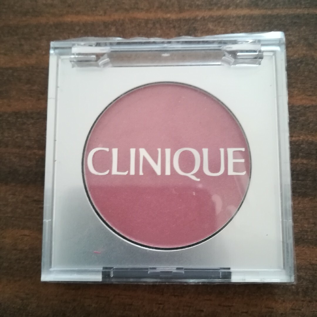 CLINIQUE(クリニーク)のクリニーク CLINIQUE チーク ピンク くすみ 未使用 新品 コスメ/美容のベースメイク/化粧品(チーク)の商品写真