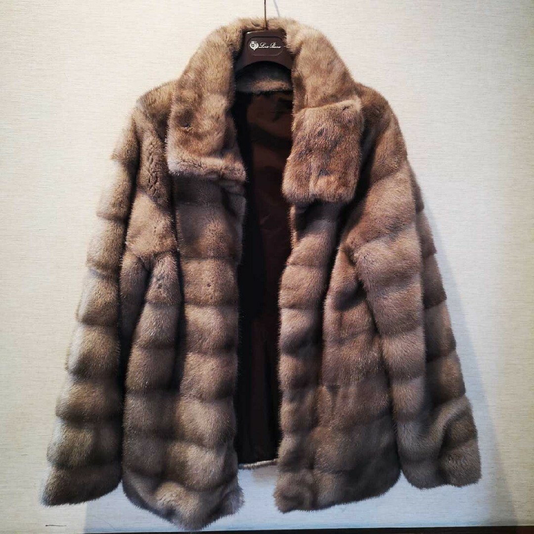 LORO PIANA(ロロピアーナ)のロロピアーナのミンクジャケットです。サイズはＭです。 レディースのジャケット/アウター(毛皮/ファーコート)の商品写真