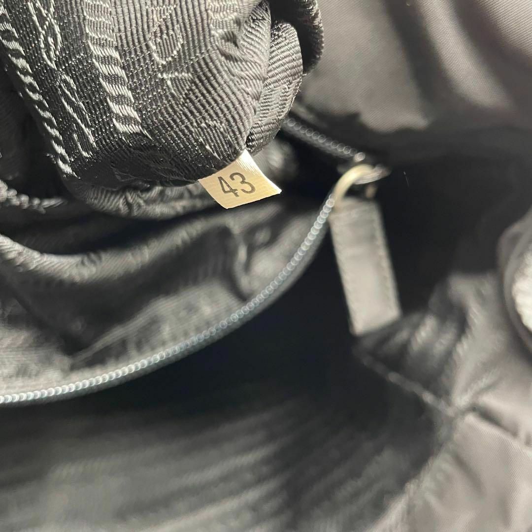 PRADA(プラダ)の72プラダ　ショルダーバッグ　ワンショルダー　ナイロン　ブラック　三角ロゴ メンズのバッグ(ショルダーバッグ)の商品写真