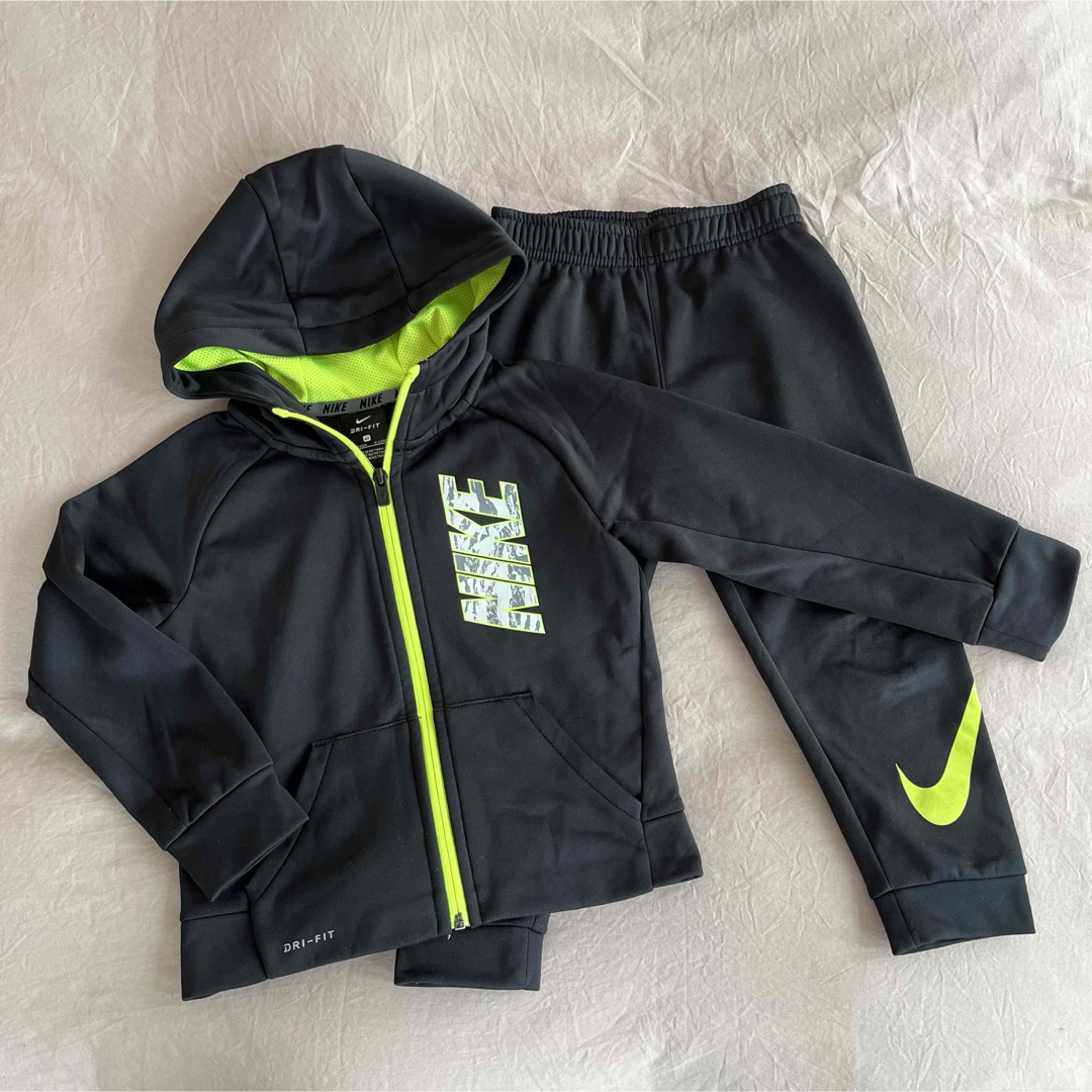 NIKE(ナイキ)のナイキ　ジャージャー上下　100センチ？ キッズ/ベビー/マタニティのキッズ服男の子用(90cm~)(その他)の商品写真