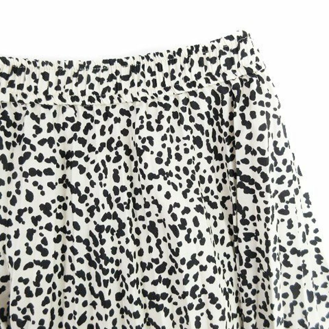 INDIVI(インディヴィ)のインディヴィ スカート フレア プリーツ ロング 05 アイボリー 黒 ボトムス レディースのスカート(ロングスカート)の商品写真