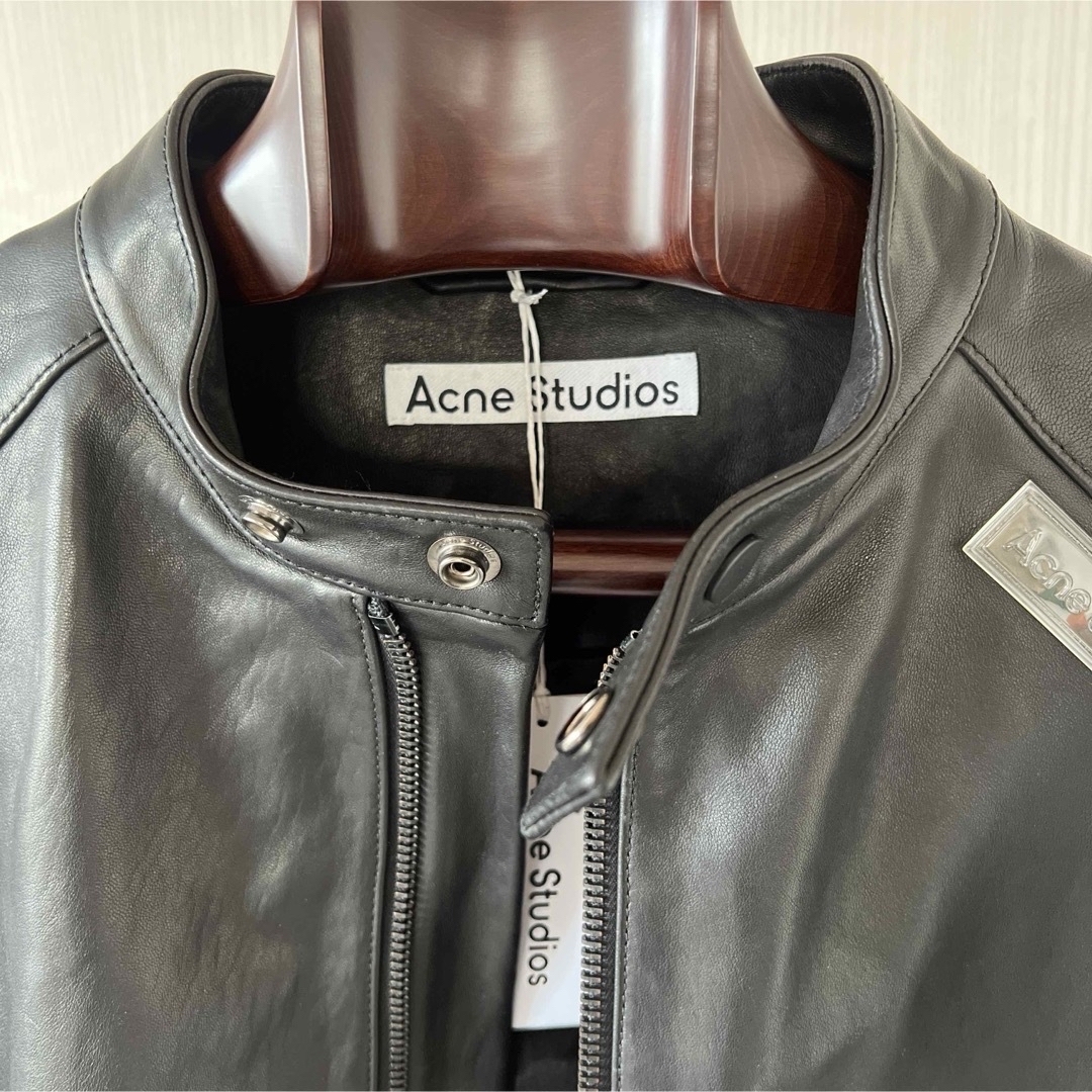 Acne Studios(アクネストゥディオズ)の【46】ACNE STUDIOS EMBOSSED LEATHER JACKET メンズのジャケット/アウター(レザージャケット)の商品写真