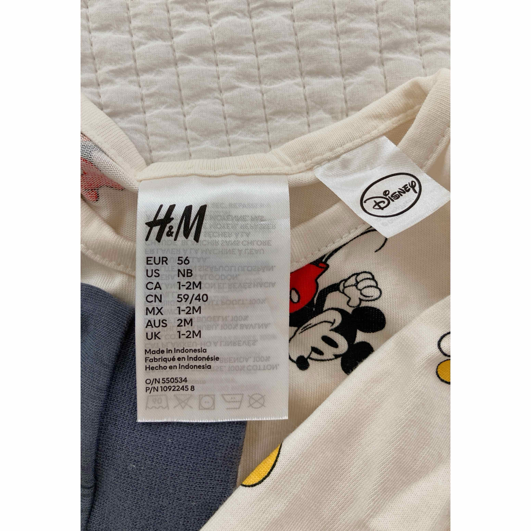 H&M(エイチアンドエム)の新生児春服セット50センチ キッズ/ベビー/マタニティのベビー服(~85cm)(ロンパース)の商品写真