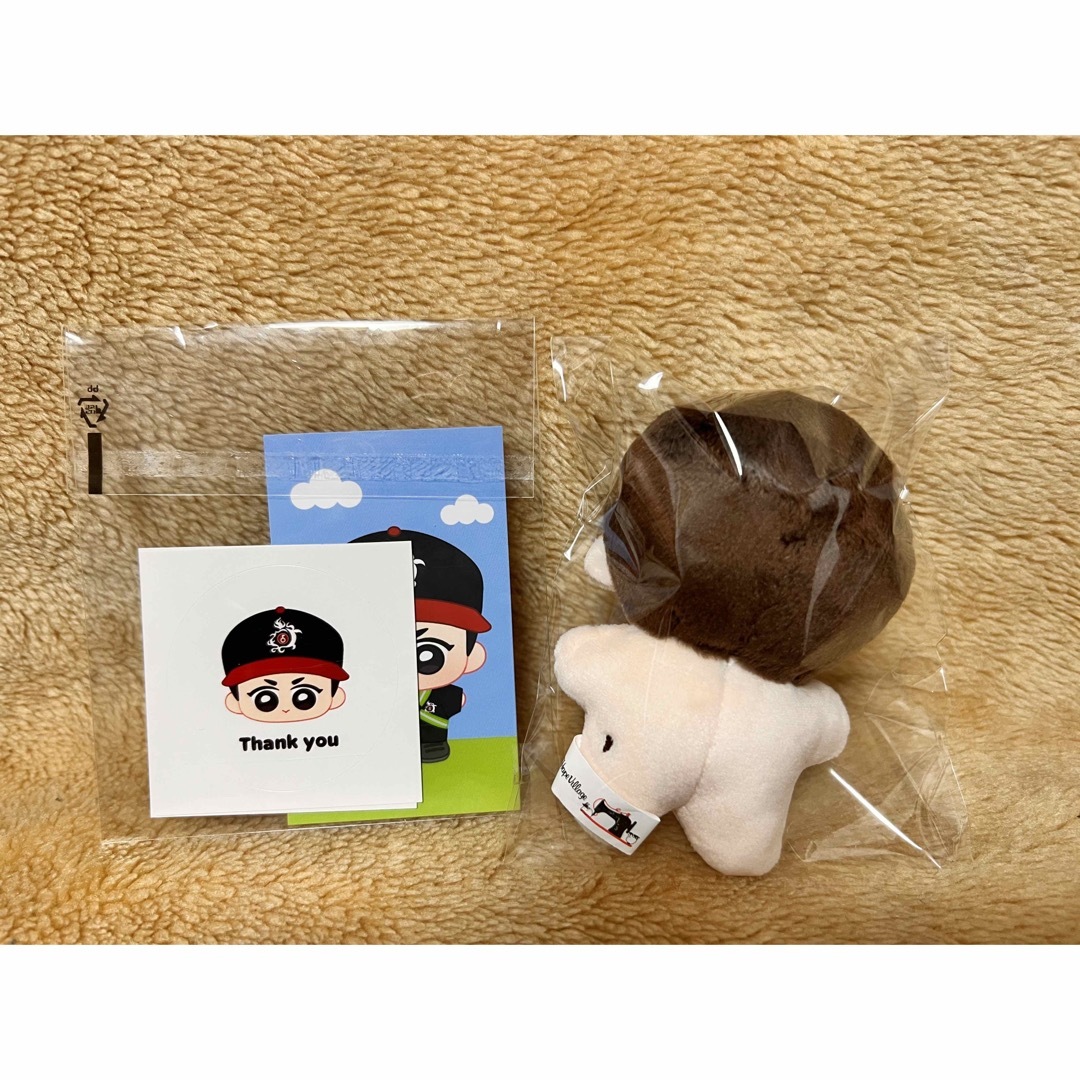 防弾少年団(BTS)(ボウダンショウネンダン)のbtsぬいぐるみ　ジン　入手困難品　マスター　10センチ エンタメ/ホビーのおもちゃ/ぬいぐるみ(ぬいぐるみ)の商品写真