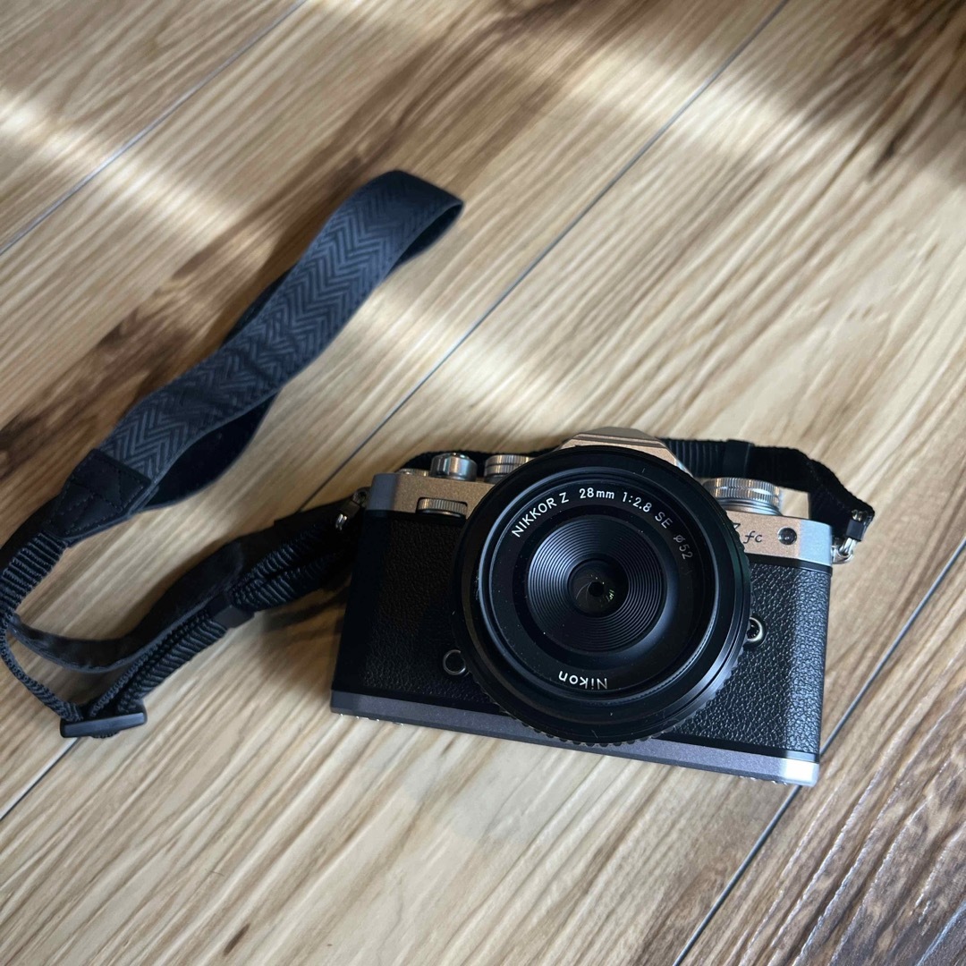 Nikon(ニコン)のNikon zfc スペシャルエディション スマホ/家電/カメラのカメラ(ミラーレス一眼)の商品写真