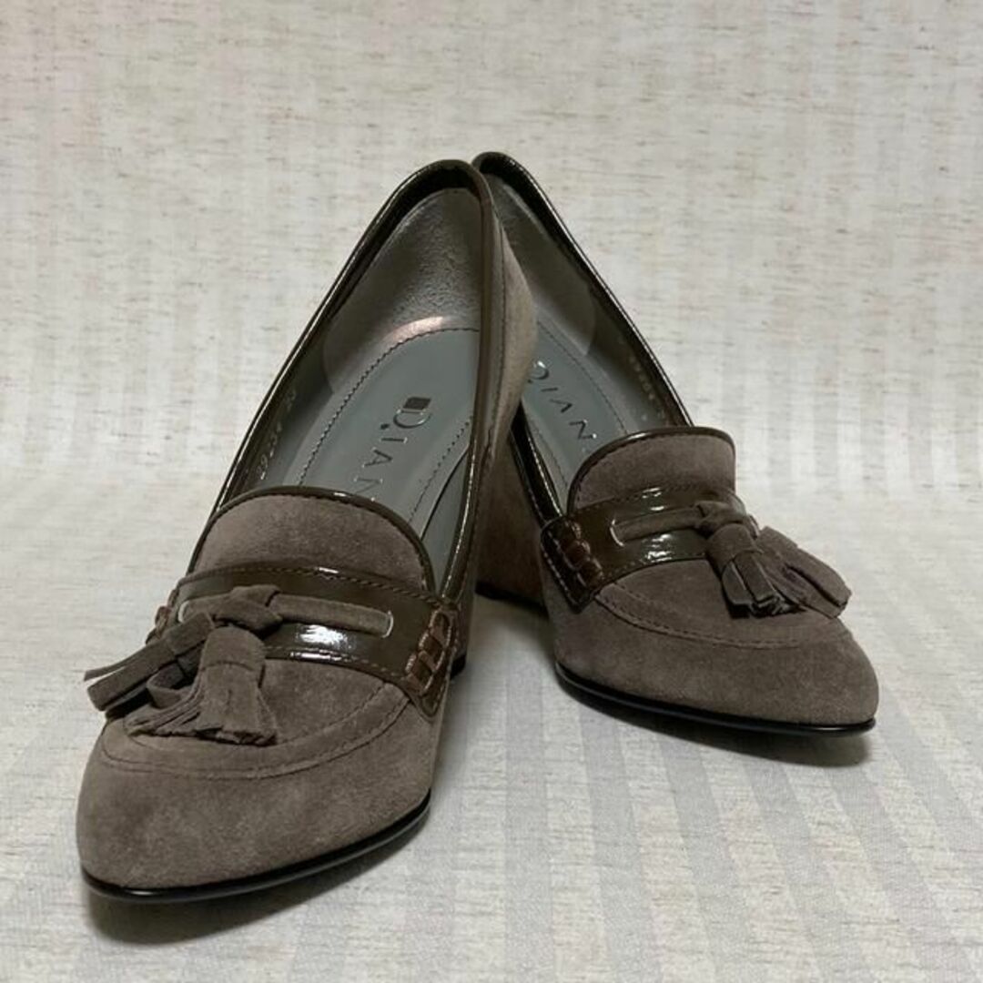 ◆美品　 Diana(ダイアナ) タッセル　ローファー 23cm グレー レディースの靴/シューズ(ローファー/革靴)の商品写真