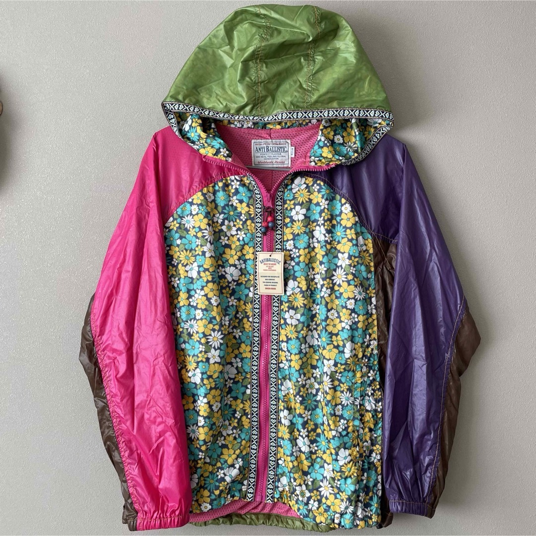 【ANTI BALLISTIC】アウトドア ナイロンジャケット フラワー花柄派手 レディースのジャケット/アウター(ナイロンジャケット)の商品写真