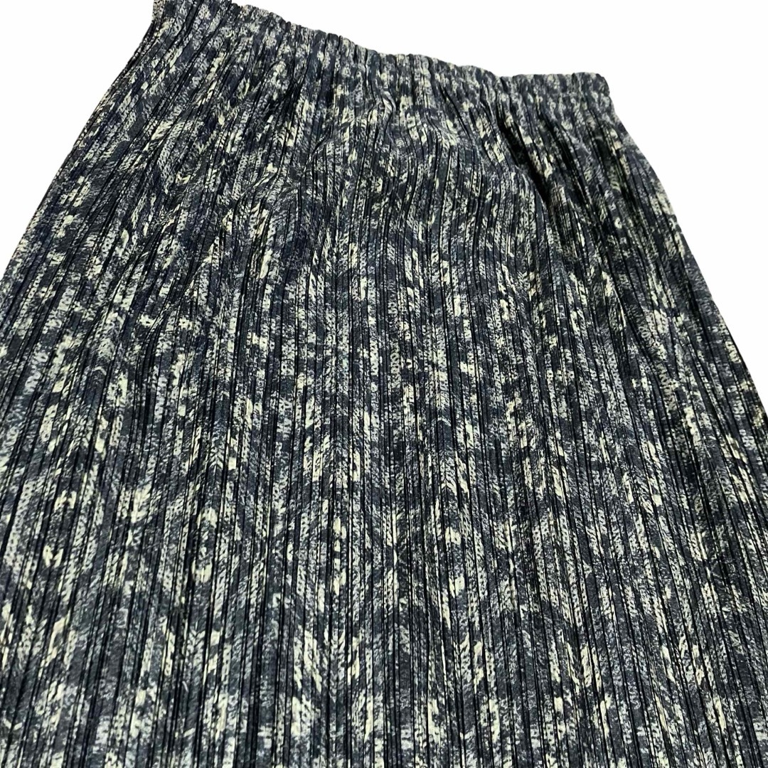 PLEATS PLEASE ISSEY MIYAKE(プリーツプリーズイッセイミヤケ)の美品 プリーツプリーズ ロングスカート 総柄 モザイク サイズ1 レディースのスカート(ロングスカート)の商品写真